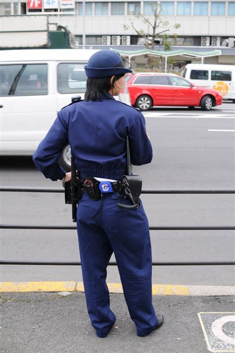 女性警察官お尻投稿画像