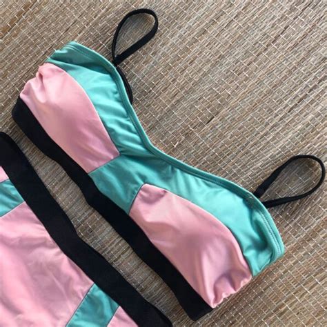 Biquíni Top Faixa Hot Pants Rosa Preto e Menta Dondoca Moda Feminina