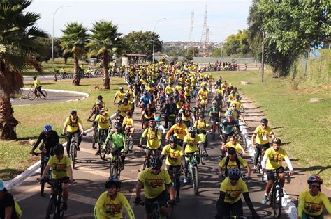 Detran realiza passeio ciclístico no Parque da Cidade