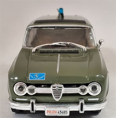 ALFA ROMEO GIULIA POLICE ITALIENNE 1 43 AVEC BOITE Gonçalves Lobo