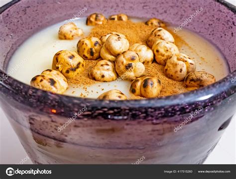 Traditional Turkish Drink Boza Glass Cinnamon Powder Roasted Chickpeas ...