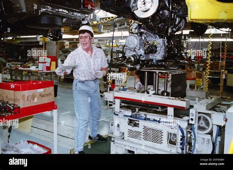 Inside of Toyota plant in Georgetown, Kentucky, Aug. 23, 1989. (AP ...