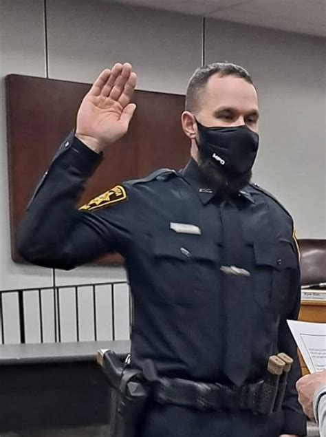 Mendota Swears In New Part Time Police Officer Wglc