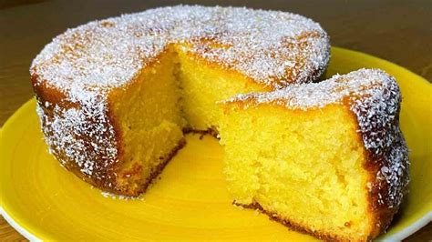 Gâteau au yaourt à la confiture très moelleux délicieux et léger