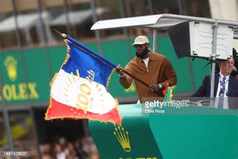 Lebron James Waving Photos And Premium High Res Pictures Getty Images