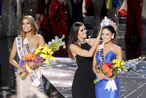 Host Steve Harvey’s Epic Fail As He Mistakenly Crowns The Wrong Miss Universe 2015