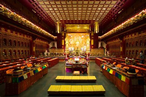 Buddha Tooth Relic Temple in Singapore Stock Photo - Image of town ...