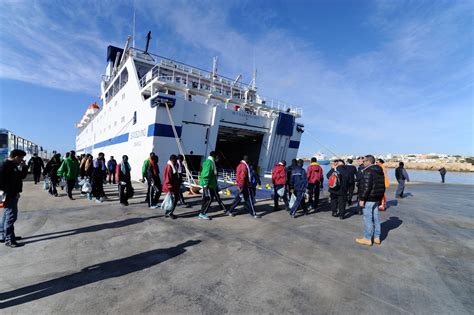 Migranti Sbarchi Senza Sosta A Lampedusa Arrivano Persone Dalla Libia