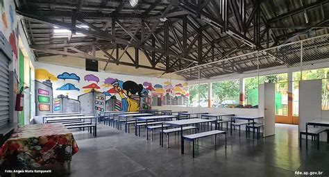 Santo André Diretora da Escola Dr Américo Brasiliense se aposenta e é