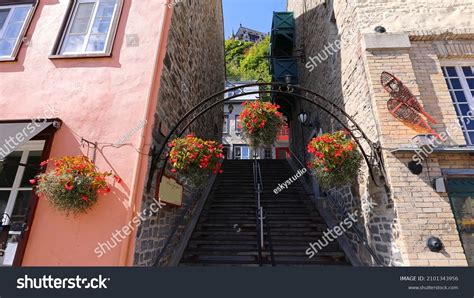 185 Quartier petit champlain Images, Stock Photos & Vectors | Shutterstock