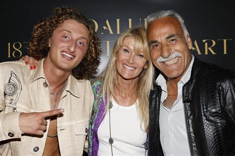 Photo Joalukas Noah sa mère Isabelle Camus et Mansour Bahrami lors