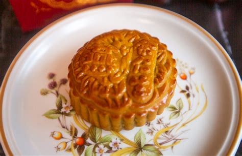 Eu Yan Sang Exquisite Birds Nest Mooncakes With Ginseng Ruby Dates