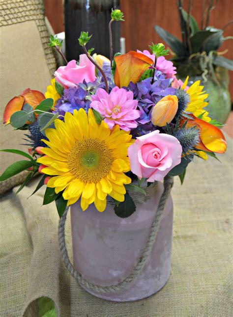 What Flowers Go Well With Sunflowers