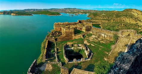 Ramkot Fort in Kashmir, Pakistan | Tripomatic