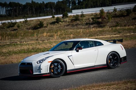 GT R NISMO Headlines Nissans 2014 Tokyo Auto Salon Lineup