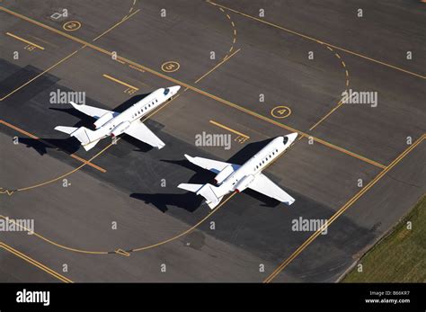 Singapore flying college hi-res stock photography and images - Alamy