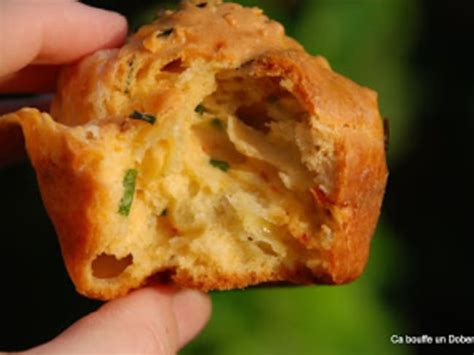 Muffins au Morbier et tomates séchées Recette par Ca bouffe un Doberman