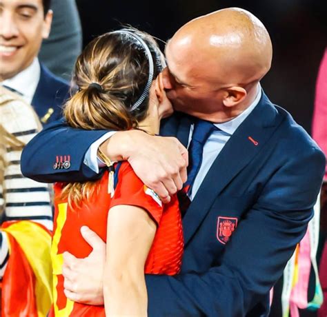 Spanish FA President Apologizes For Kissing Female Player On Lips Le