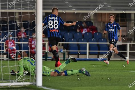 Atalantas Mario Pasalic Celebrates Scoring Editorial Stock Photo