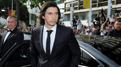 Lejos De Enzo Ferrari Este Es El Carro Que Conduce Adam Driver En