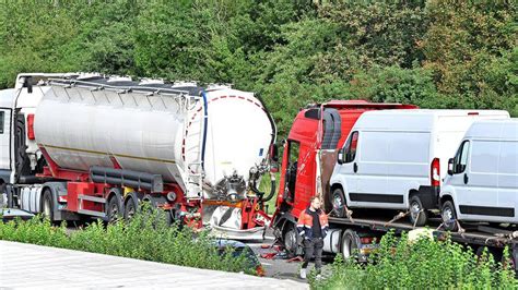 Bildergalerie Unfall Auf A Bei Peine Sorgt F R Kilometerlangen Stau