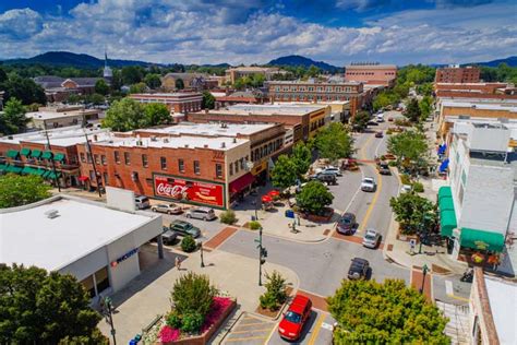 Hendersonville, NC Insider's Guide