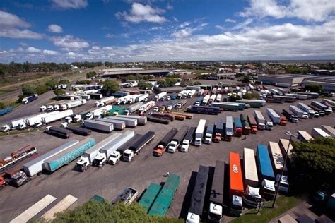 Porto Seco de Foz do Iguaçu bate recorde movimentação de US 6 7