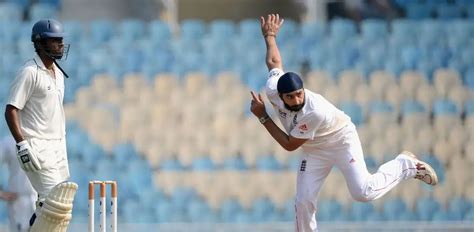 Top 5 Performances By England Spinners In India