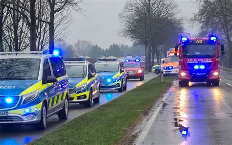 Fotos Schwerer Unfall In Krefeld Eine Tote Sieben Verletzte