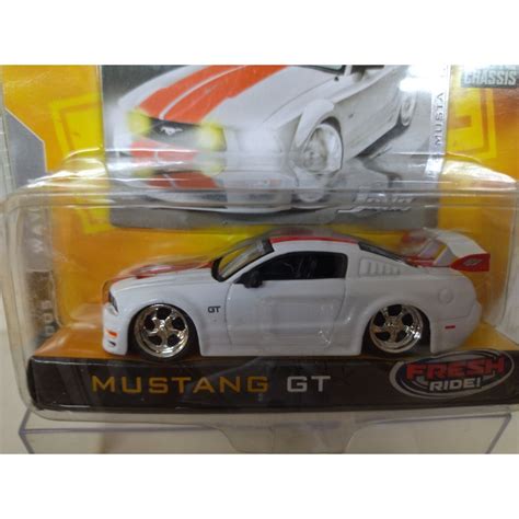 FORD MUSTANG GT WHITE RED 004 DUB CITY KUSTOMS 1 64 JADA BCN STOCK CARS