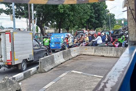 Foto 409 Pelanggaran Lalu Lintas Dalam 1 Jam Di Simpang Pasar Minggu