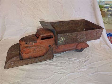 VINTAGE MARX METAL TOY DUMP TRUCK/PLOW (20" LONG) - Isabell Auction