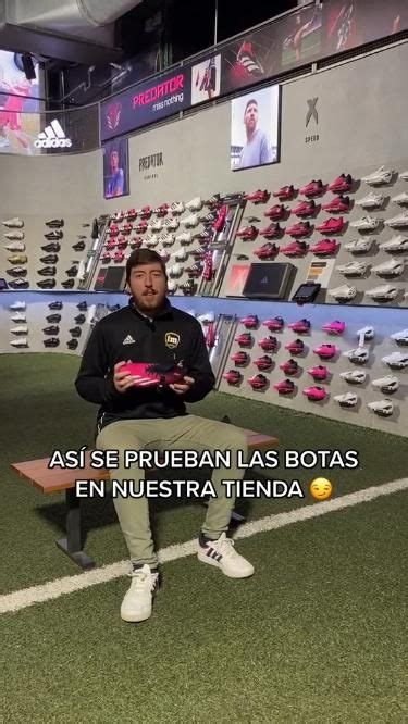 así se prueban las botas en nuestra tienda de Barcelona Botas de