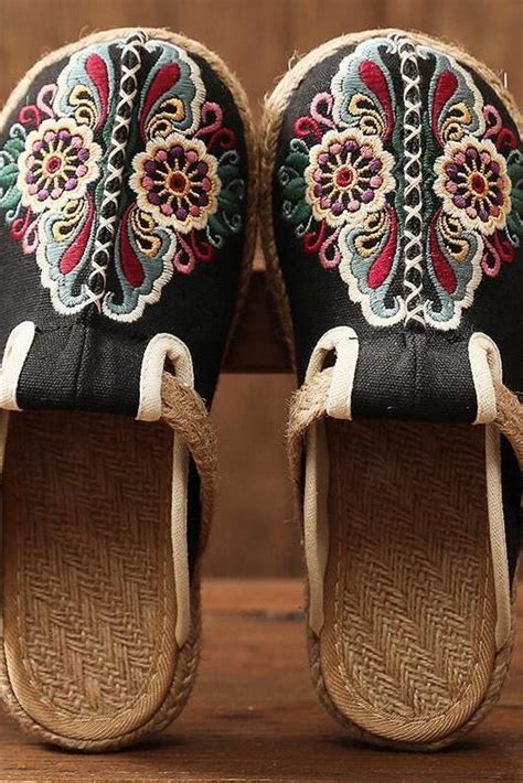 Women Retro Embroidered Casual Floral Shoes