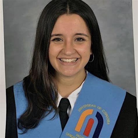 Elena Córdoba Graduada en Educación Primaria con mención en música