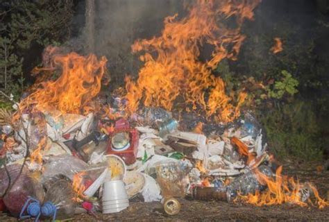 5 Efek Buruk Menghirup Asap Pembakaran Sampah Racunnya 350 Kali Lebih