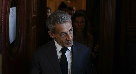 Nicolas Sarkozy Condannato A Tre Anni La Prima Volta Per Un Ex