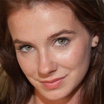 Get 10 Florida Mishlove Free Stripping And Nude Links At FreeOnes