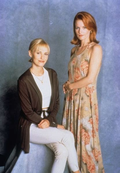 Melrose Place Bild Laura Leighton Josie Bissett Von