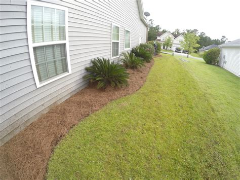 Pine Straw & Mulch Installation - Savannah's Landscaping Services