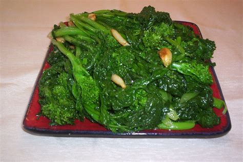 Broccoli Rabe with Roasted Garlic