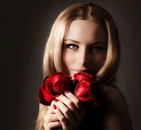 Beautiful Blonde Holding Red Roses Smile Woman HD Wallpaper Wallpaperbetter