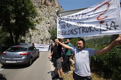 Slobodna Dalmacija Tu Gare Sto Na Sat Prosvjednici Iz Tugara