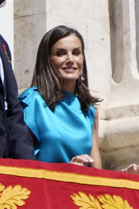 Letizia Y Leonor Roban Protagonismo A Felipe Vi En Su D Cimo