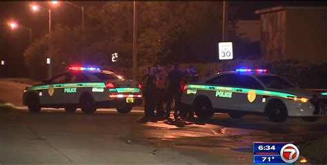 2 Transported To Hospital After Shooting In Sw Miami Dade Wsvn 7news