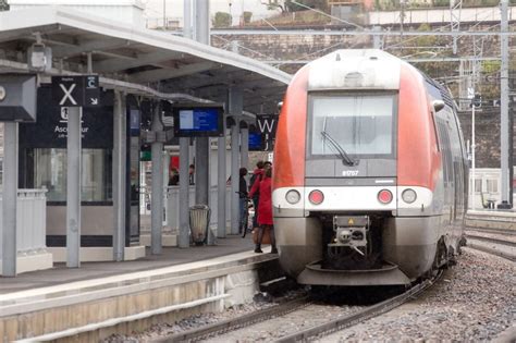 MOBILITÉS La gare de Dijon est accessible du parvis jusqu aux trains