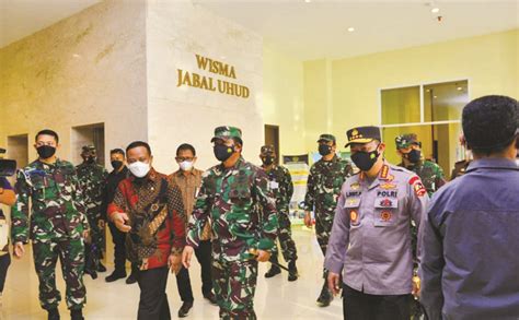 Sambangi Makassar Panglima Tni Dan Kapolri Serahkan Oksigen Dari