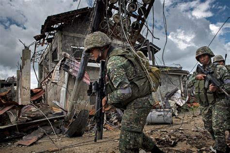 Captive Priest Is Freed As Philippine Troops Close In On Militants The New York Times