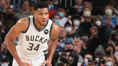 Antetokounmpo Has Triple Double Bucks Rip Warriors 118 99 Abc7 San Francisco