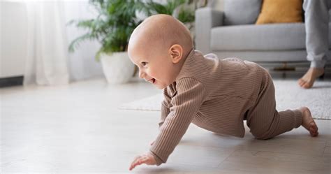 Kindesentwicklung Ab Wann Krabbeln Babys Kinderbuchkaufen De